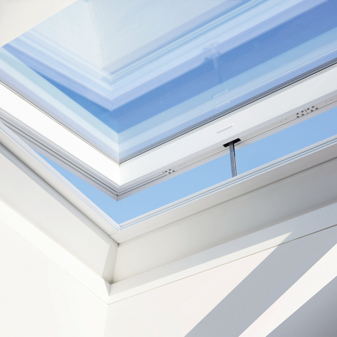 iWindow Flex 2.0 öffnendes Flachdachfenster für Renovierung 90x90 cm – Ansicht 2