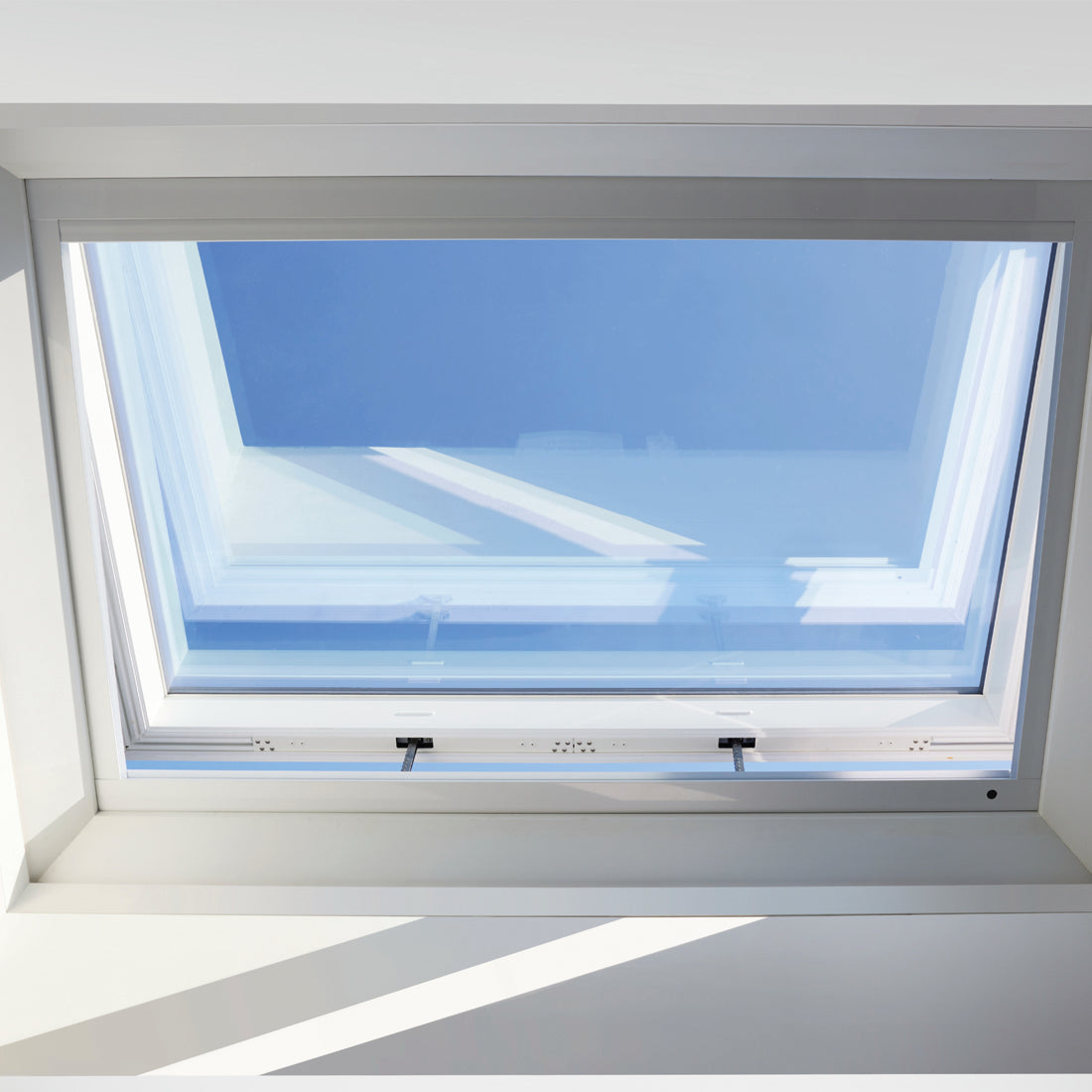 iWindow Flex 2.0 öffnendes Flachdachfenster für Renovierung 85x85 cm – Ansicht 3